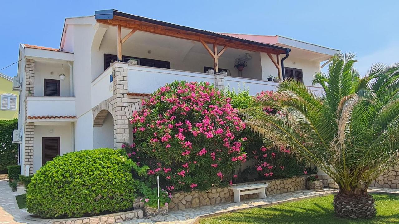 Apartments Ivo Pag Town Exterior foto